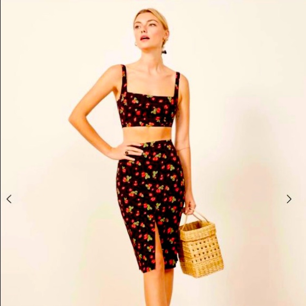Reformation Holloway Set Strawberry Print 2 Piece Skirt Tank Size 8
